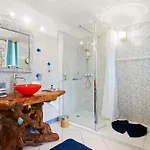 Les Dauphins 4*