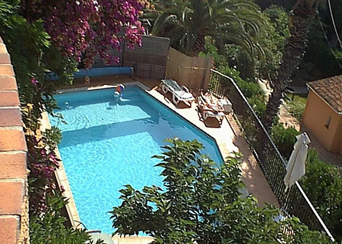 Les Dauphins Bed and breakfast