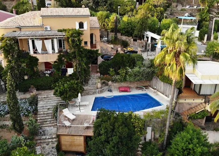 Les Dauphins 3* Le Lavandou