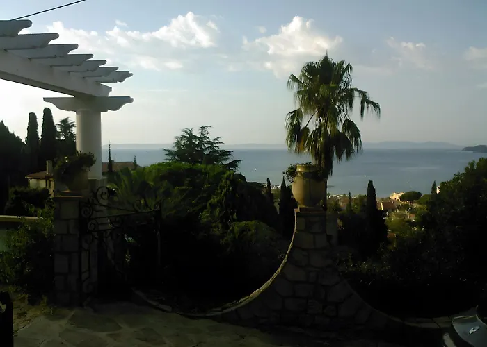 Les Dauphins 3* Le Lavandou